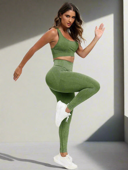 Activewear set for women, ideal for workouts