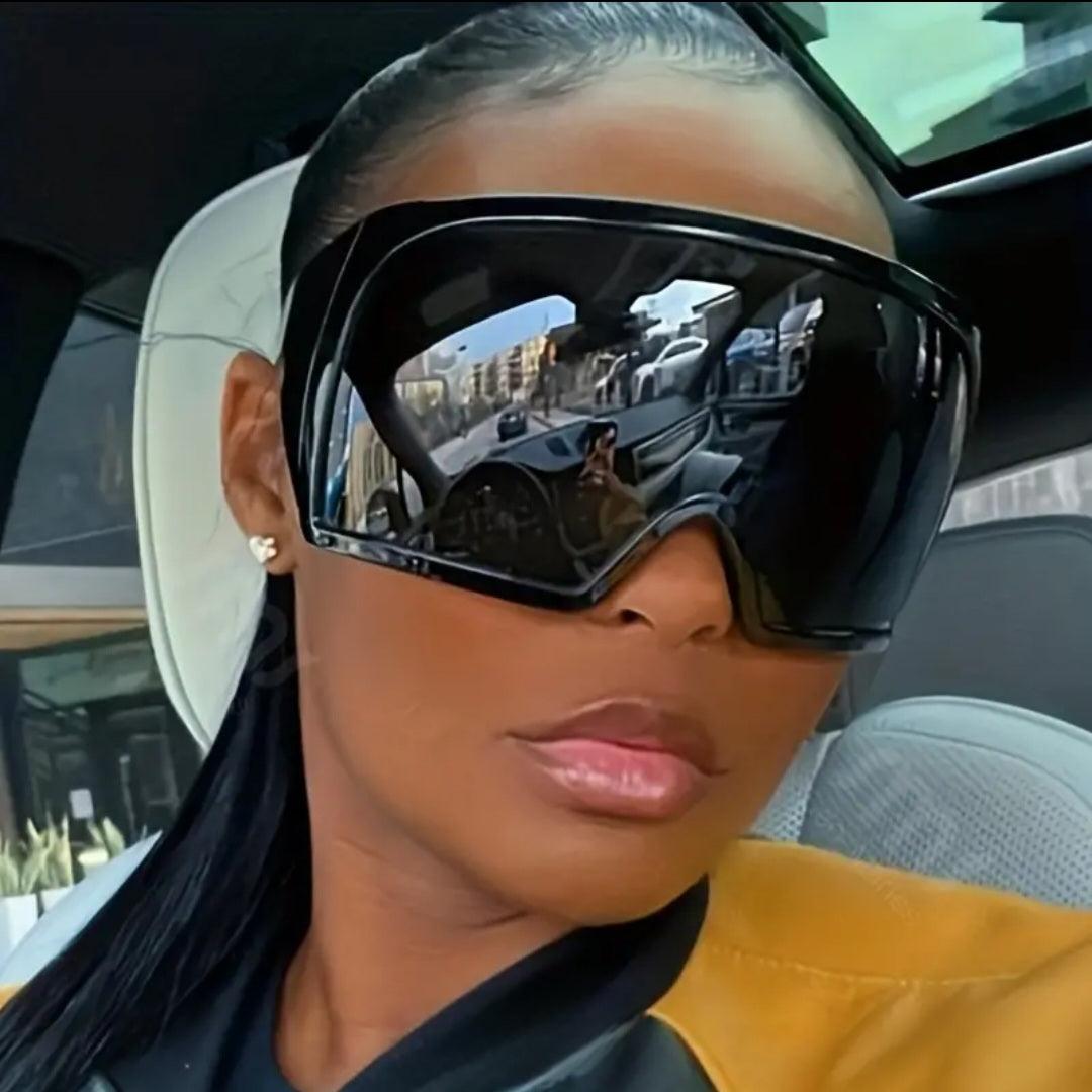 Oversized shielded fashion sunglasses for outdoor sports
